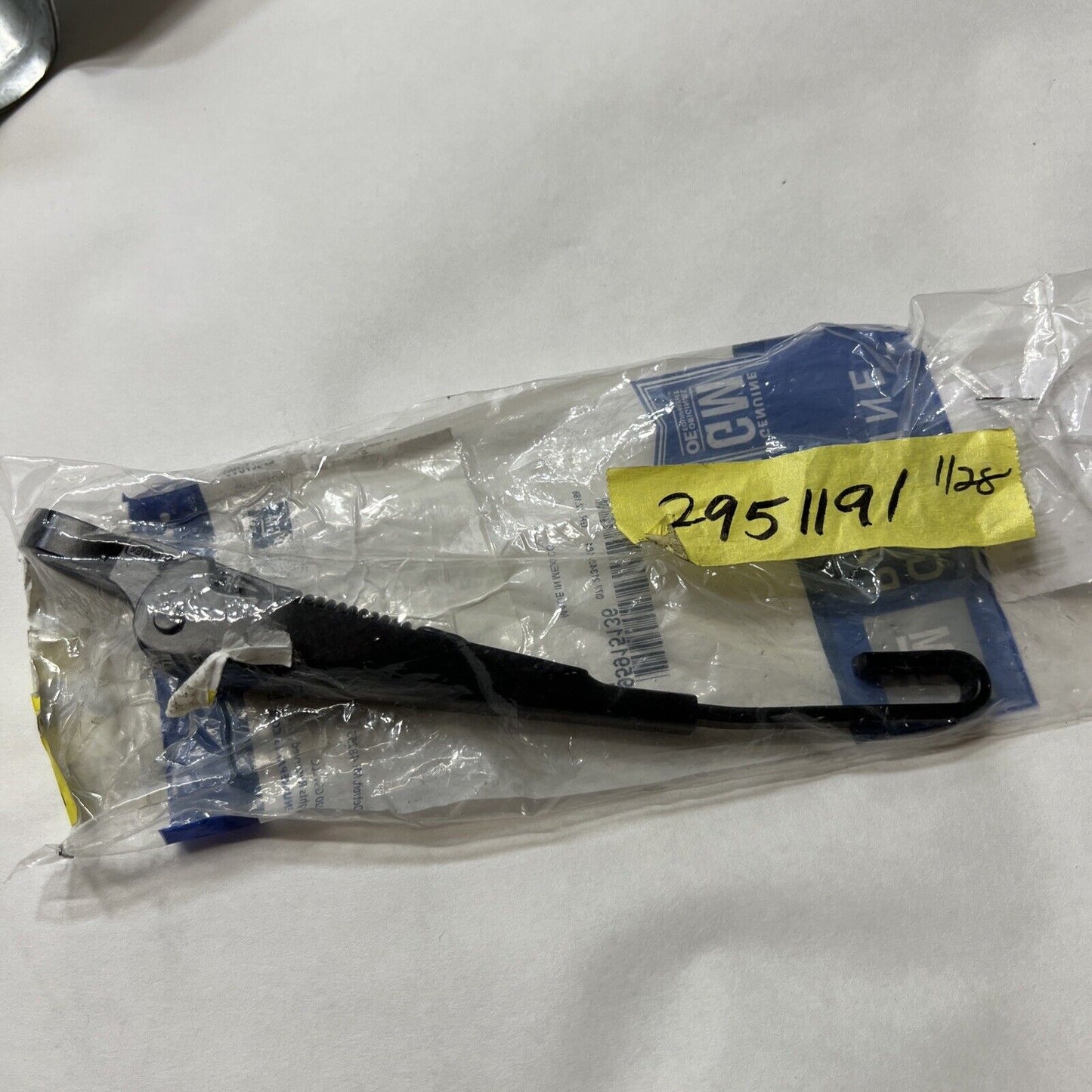 GM OEM Wiper-Rear Window Arm 95915136