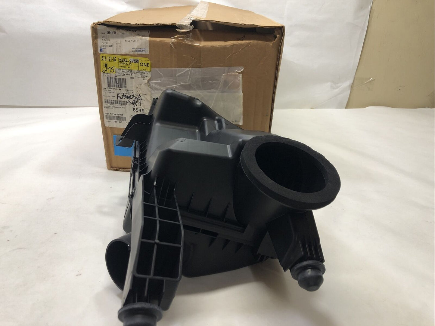 New OEM GM Chevy Malibu Air Cleaner Intake-Filter Box Housing 07-12  25842735