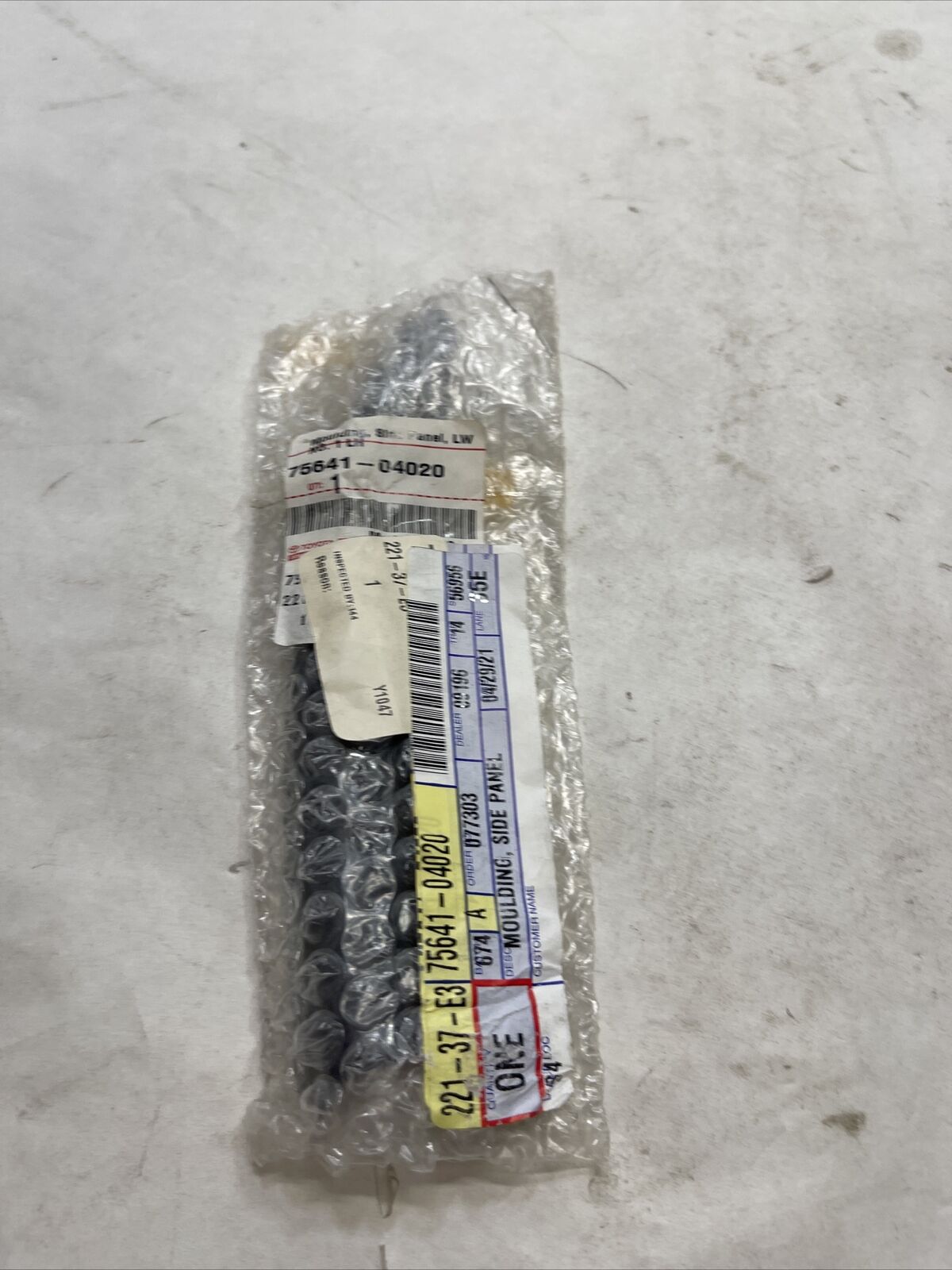 New OEM Genuine Toyota Lower Molding 7564104020