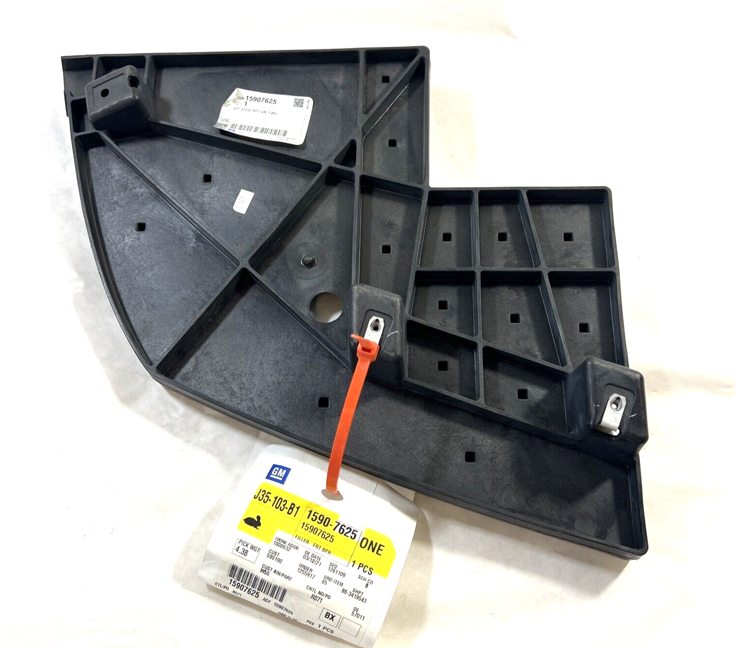 Genuine OEM GM Cadillac Front Left Driver Side Bumper Outer Filler 15907625