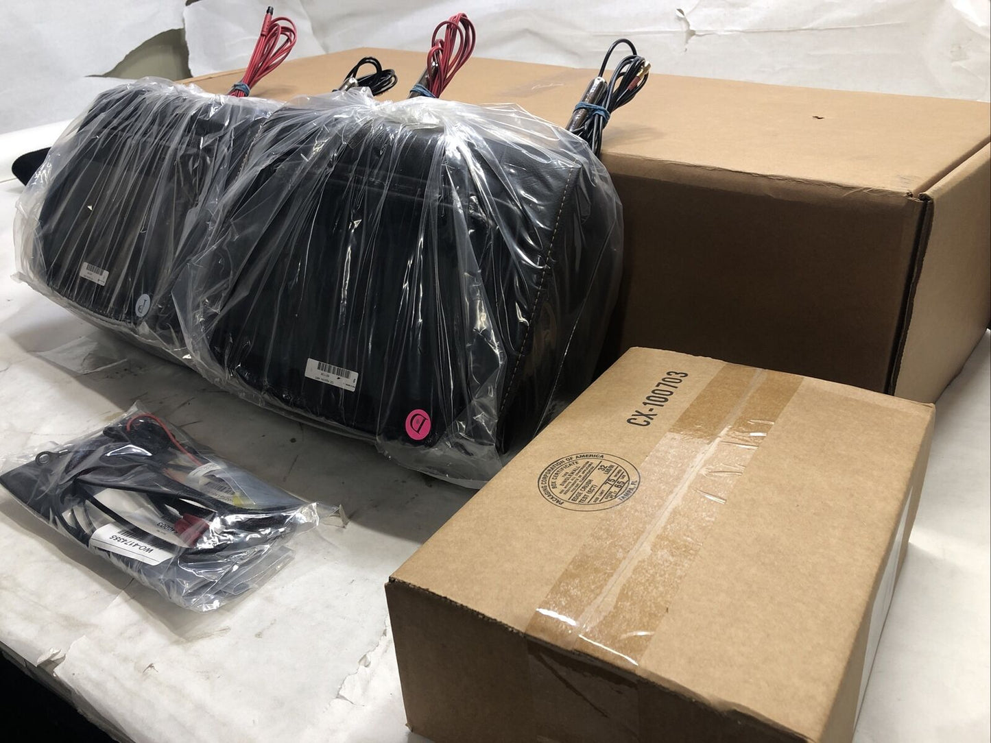 New OEM Genuine GM Traverse Headrest and Video Screens Kit 2018-21 84337917