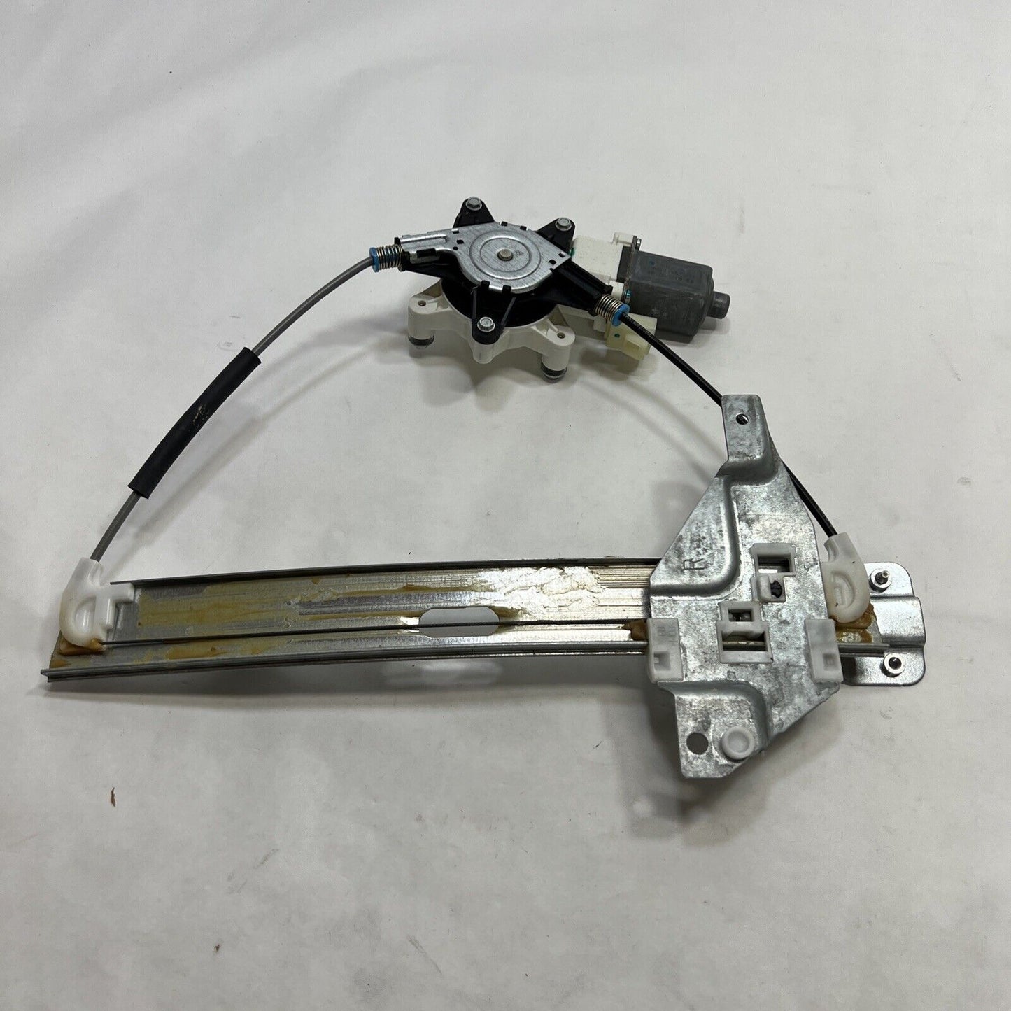 New OEM GM Window Regulator Assembly 10338752