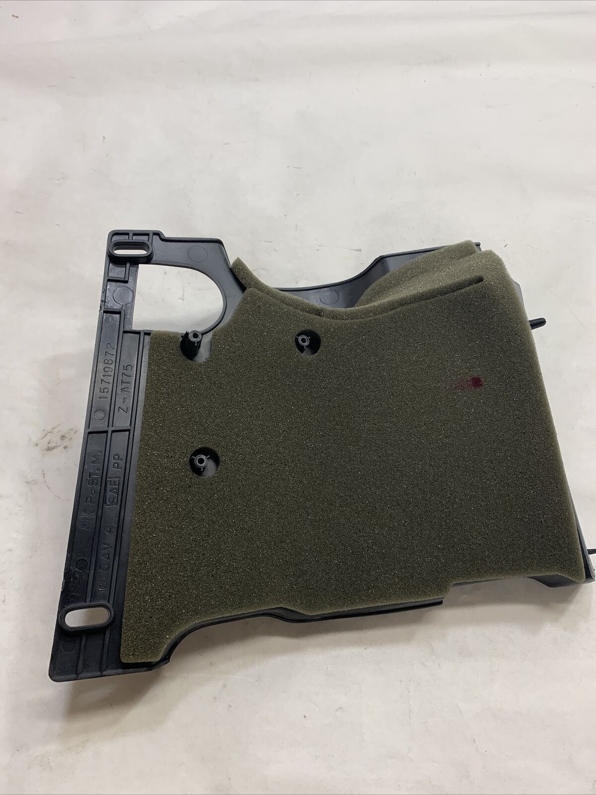 New OEM GM 95-97 Chevy S10 Lower Dash Trim Panel below glove box Panel 15719872