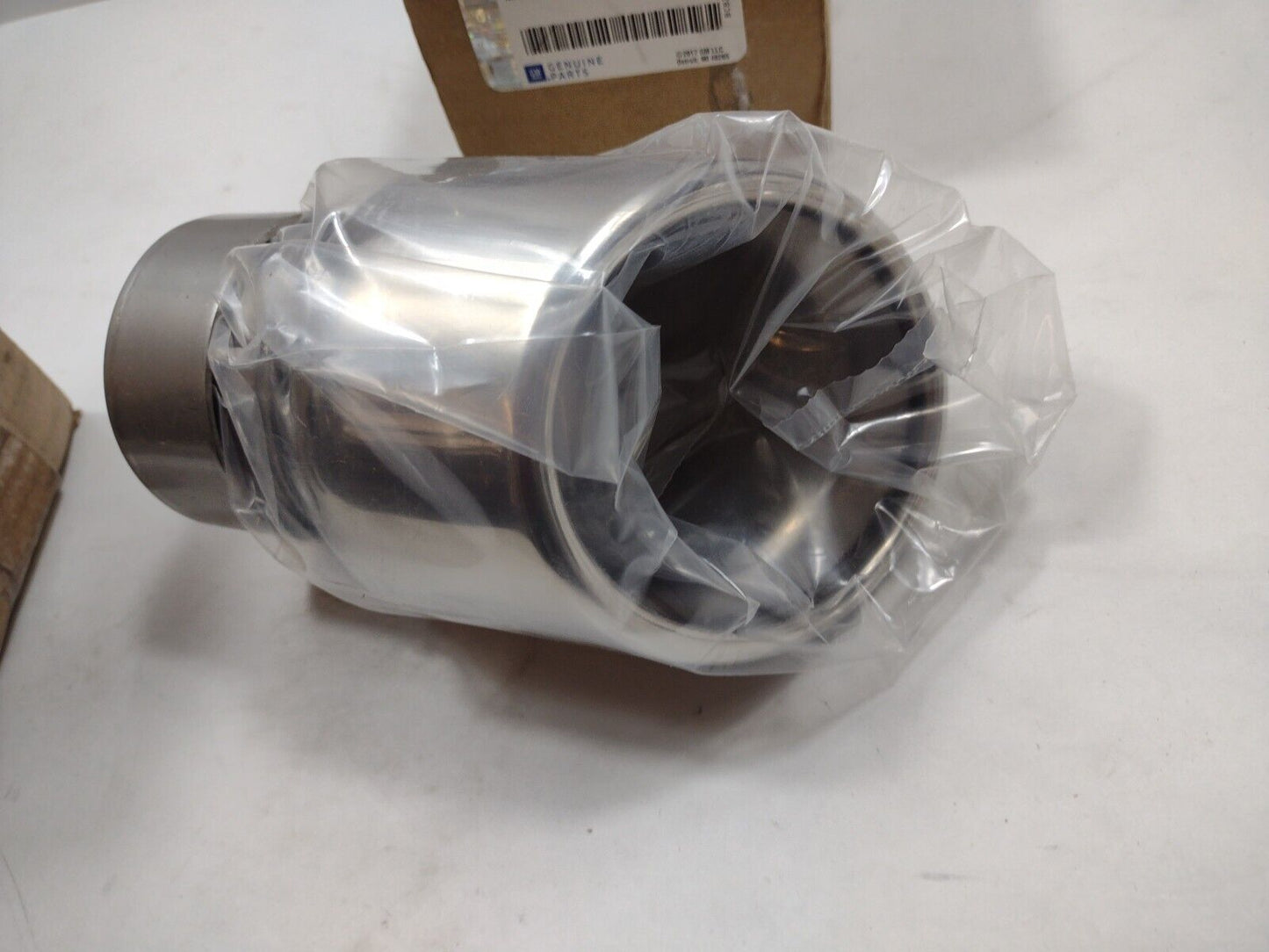 Genuine OEM GM Exhaust Tip Dual Wall Angle Cut w/logo 5.3L 2015-2022 84439200