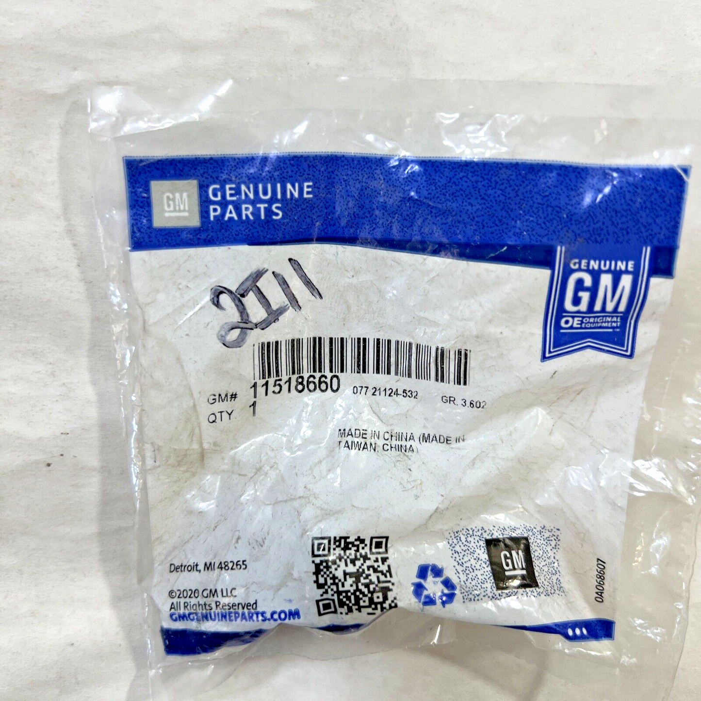 Genuine OEM GM Chevrolet Cadillac Bumper Face Bar Bolt 2007-2013 11518660