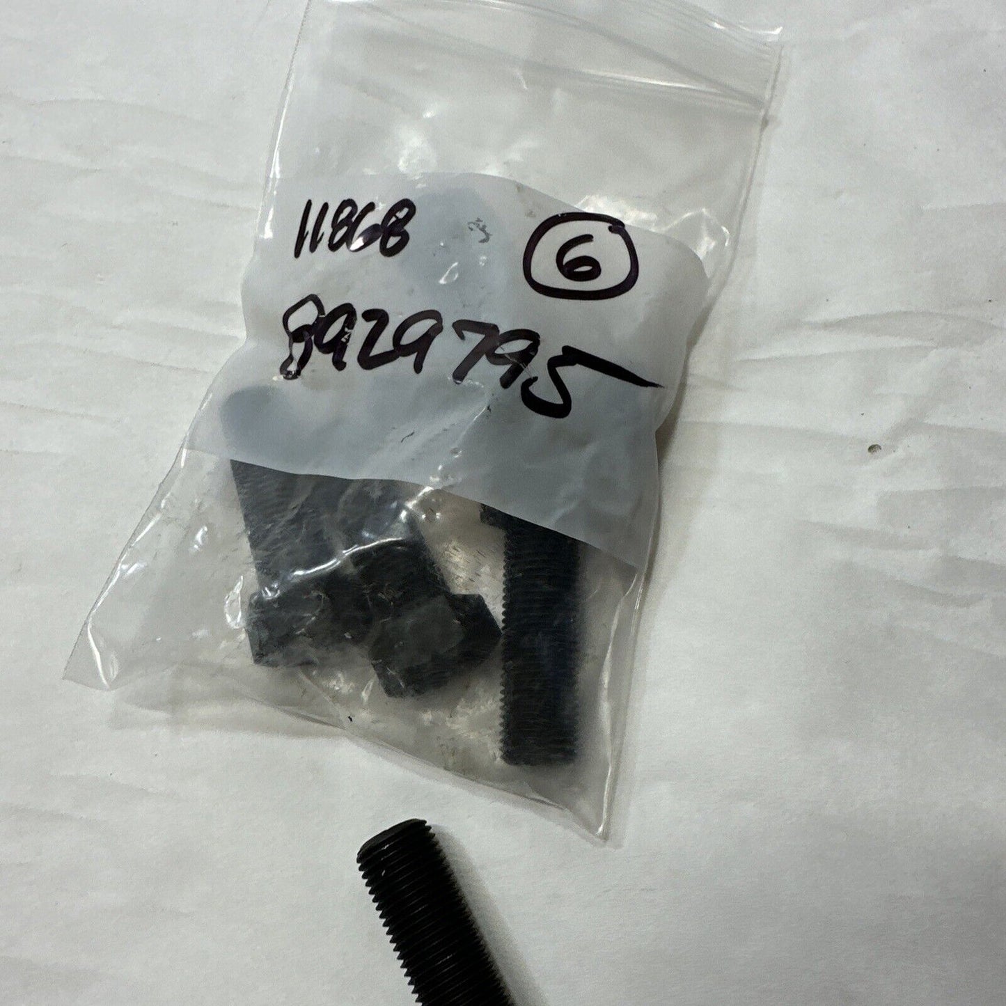 New Detroit Diesel Flexplate Bolt 8929795