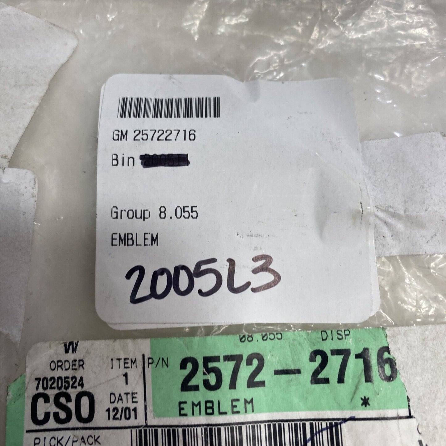 New OEM GM Cadillac DeVille Hood Emblem 2002-05 25722716