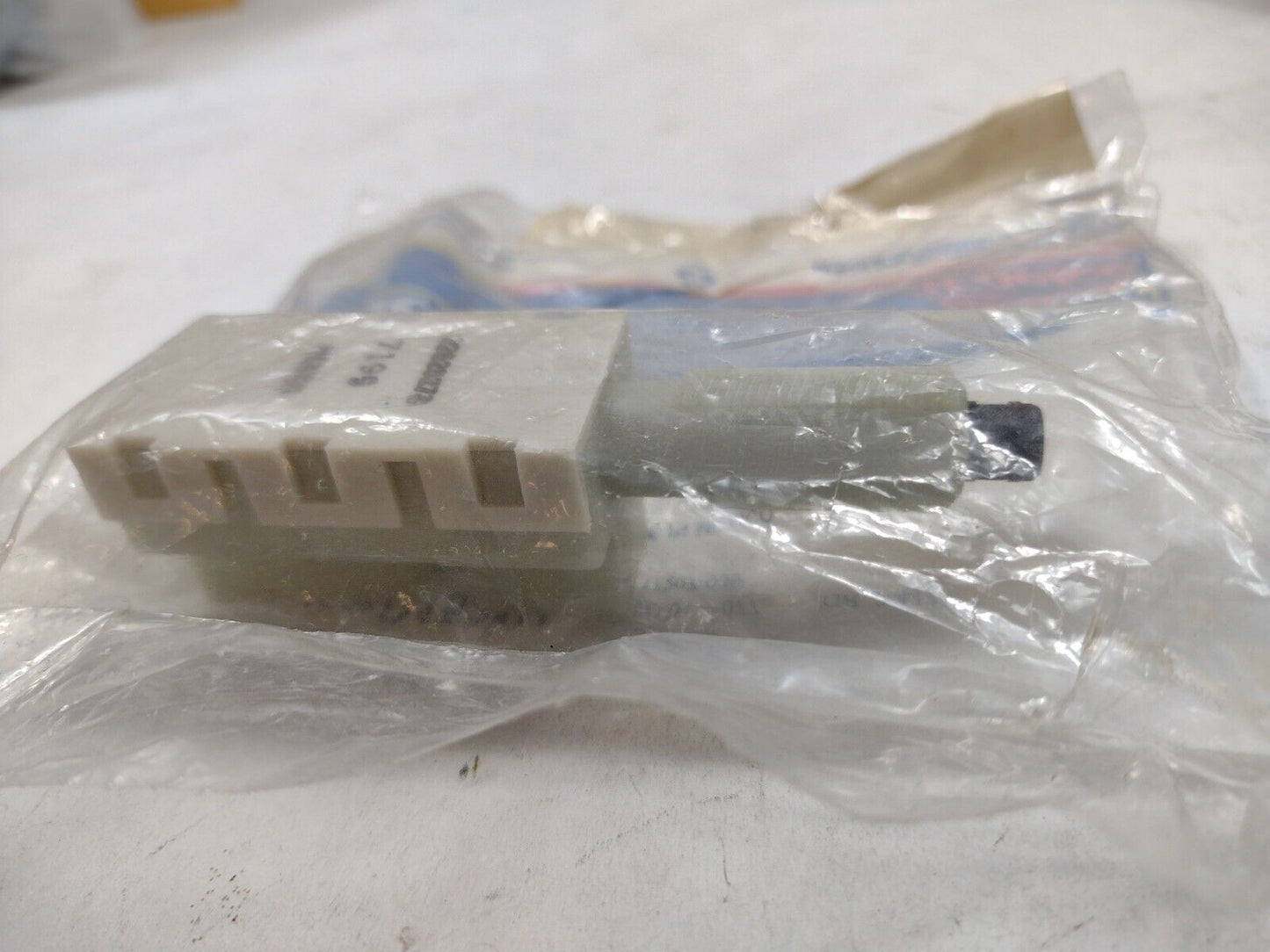 Genuine OEM GM Chevy Equinox Cruise Control Switch 2002-2007 22625273