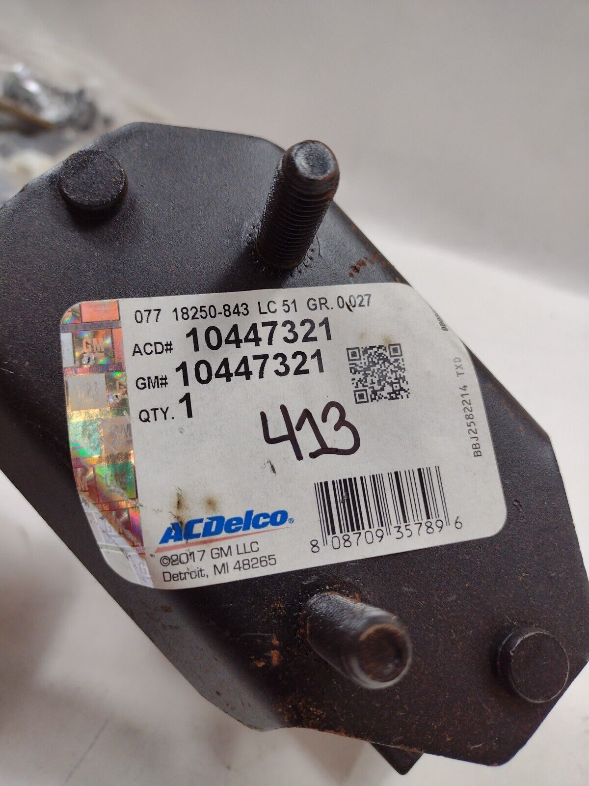Genuine OEM GM Buick LaCrosse Rear Engine Mount 1999-2009 10447321