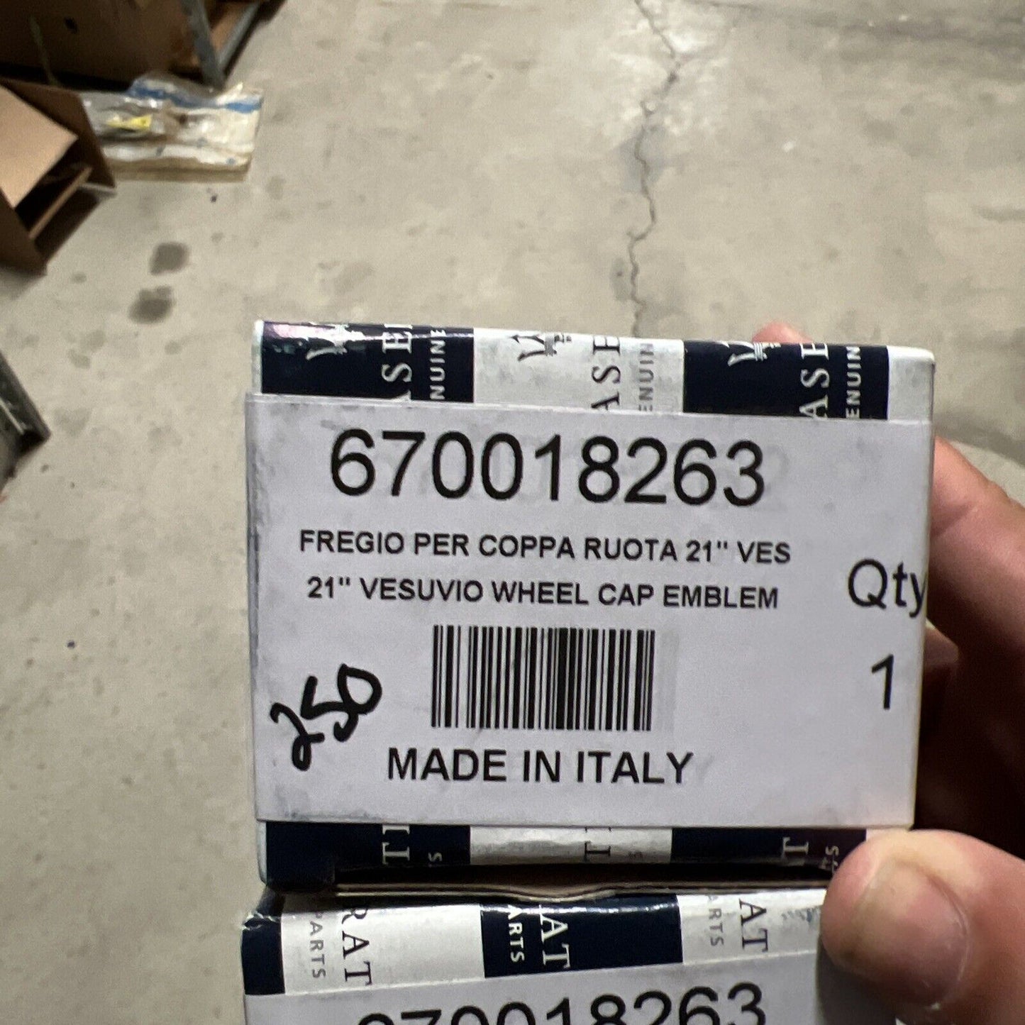 New OEM Genuine Maserati 21" Inch Vesuvio Wheel Cap Emblem 670018263