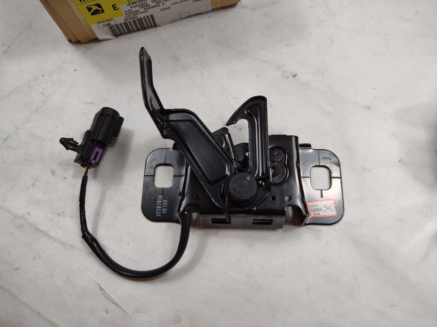 Genuine OEM GM Chevrolet Camaro Hood Latch 2012-2015 22787038