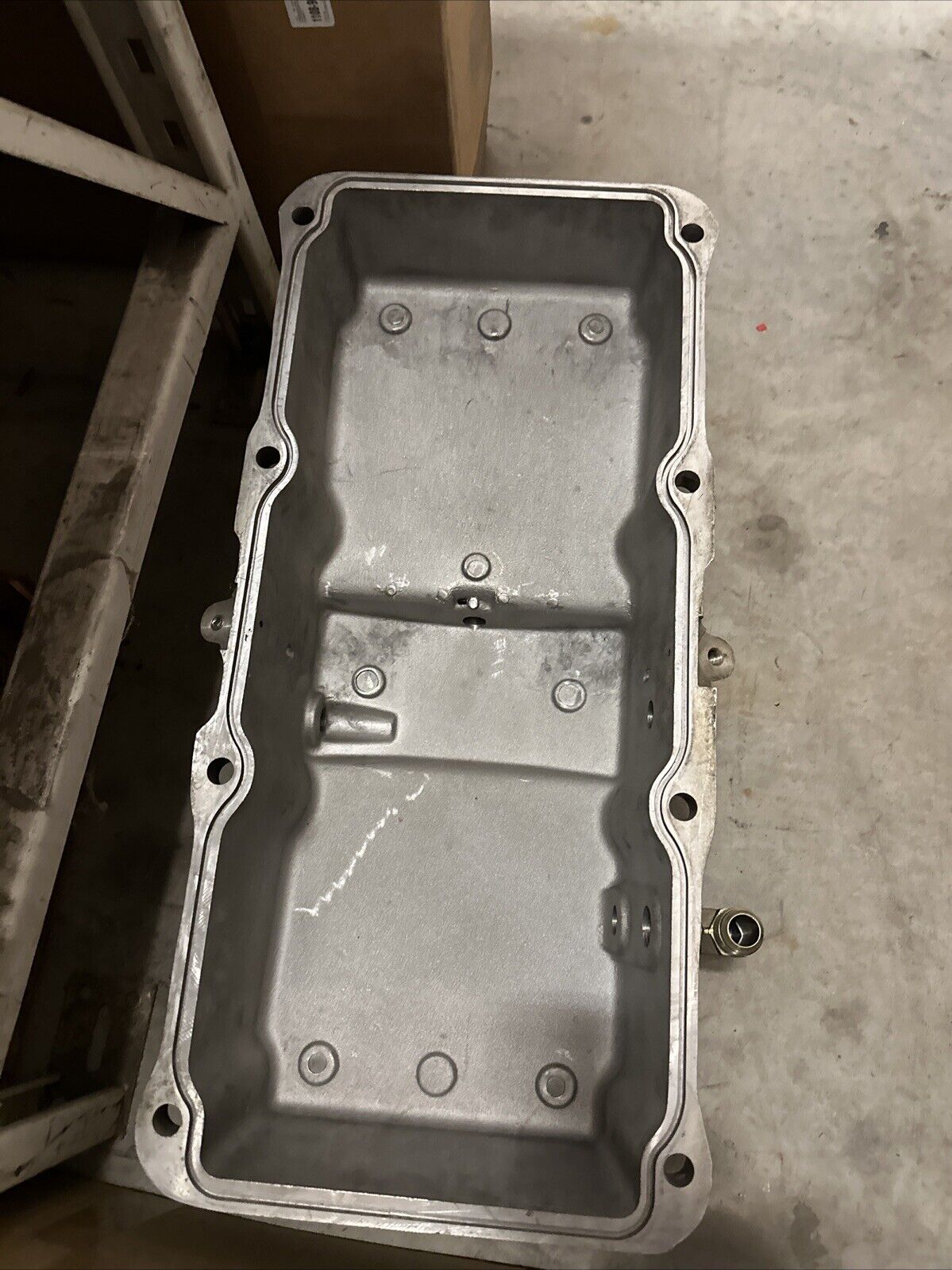 New Genuine OEM Detroit Diesel Oil Pan NOS 23529250