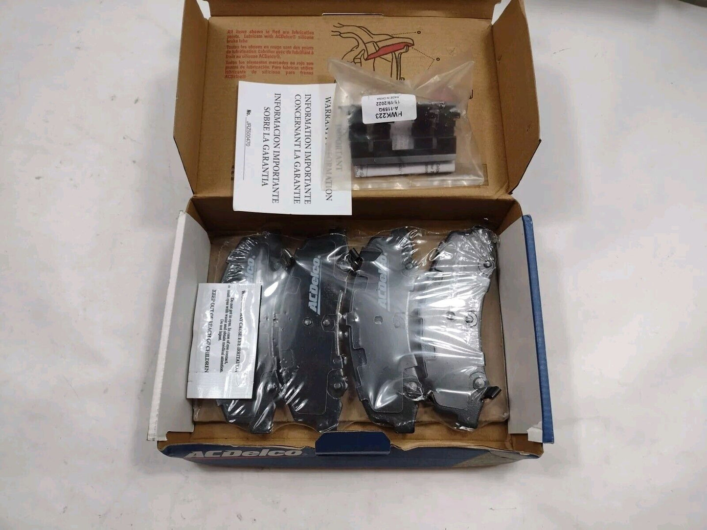 GM 19366007 Enhanced Performance Semi-Metallic Front Disc Brake Pad Set