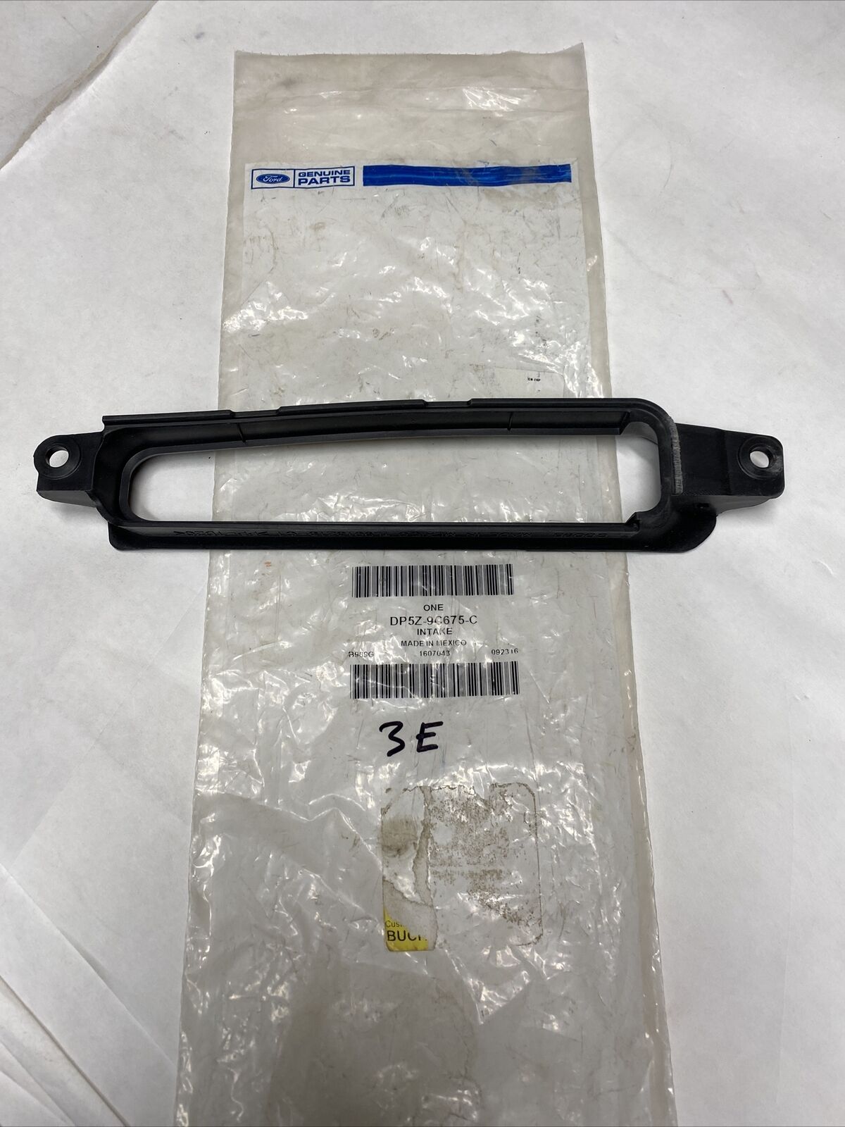 New OEM Lincoln Continental Air Intake Duct Bracket 2017-19 GD939C675AB