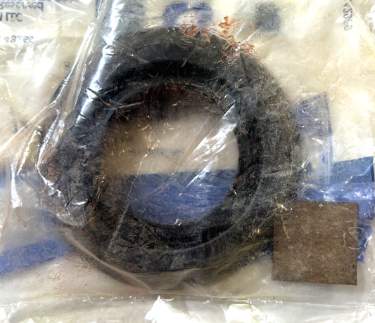 Genuine OEM GM Rear Differential Drive Pinion Gear Seal 1993-2014 12471523