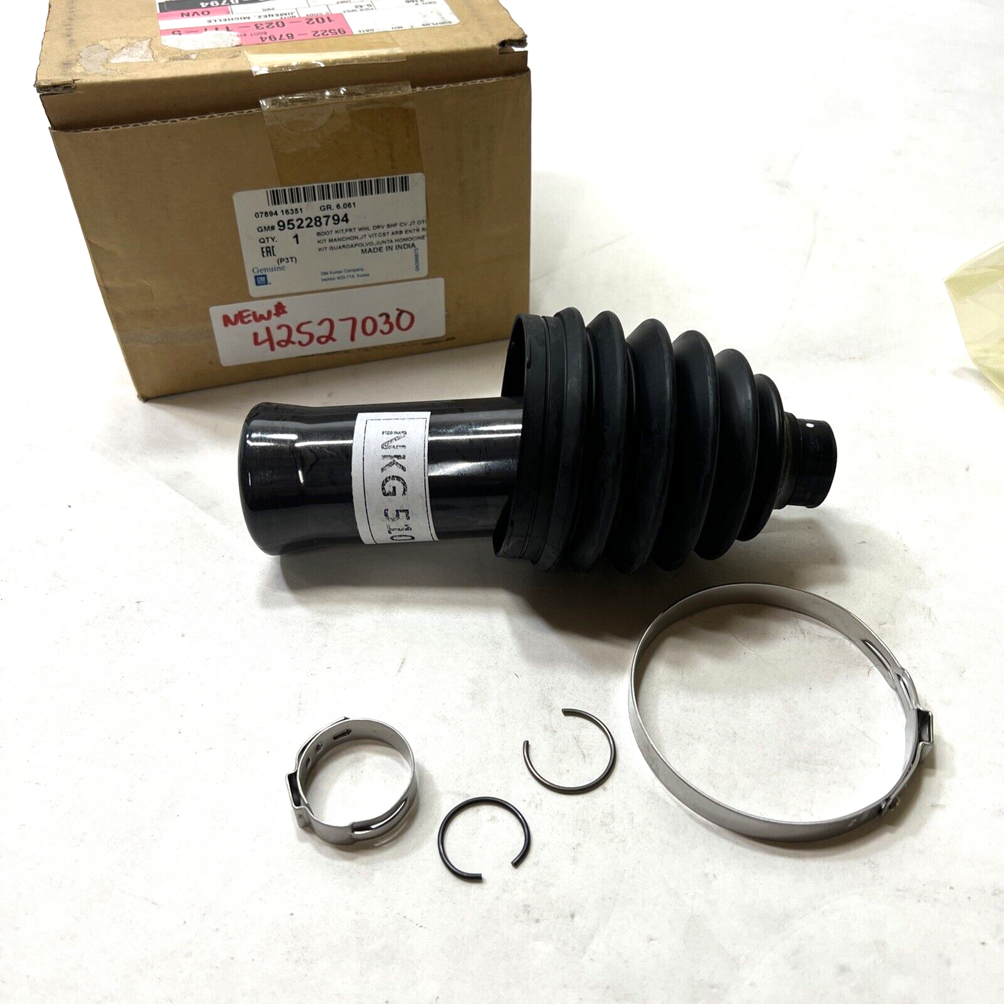 New OEM GM Front Wheel Drive Shaft Constant Velocity Joint Outer Boot 42527030