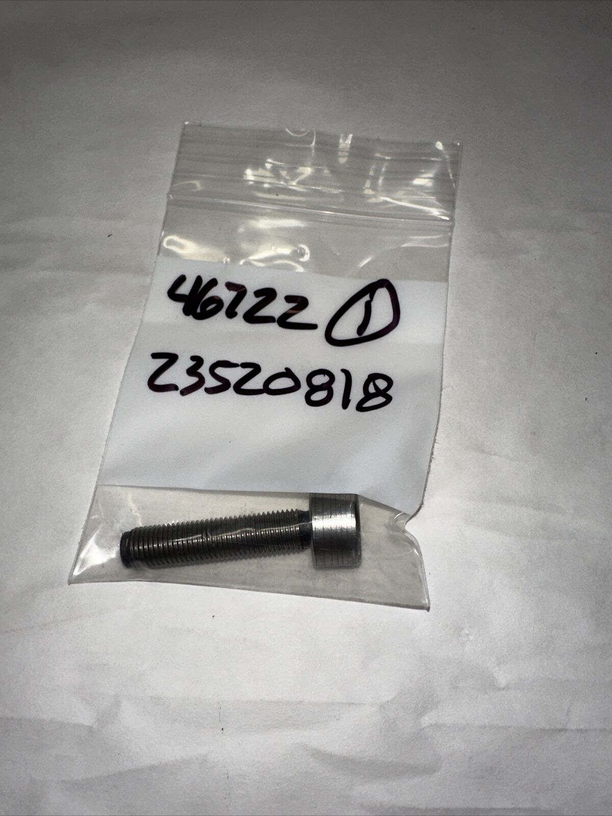 New OEM Genuine Detroit Diesel Intake Valve Adjusting Screw Assembly 23520818