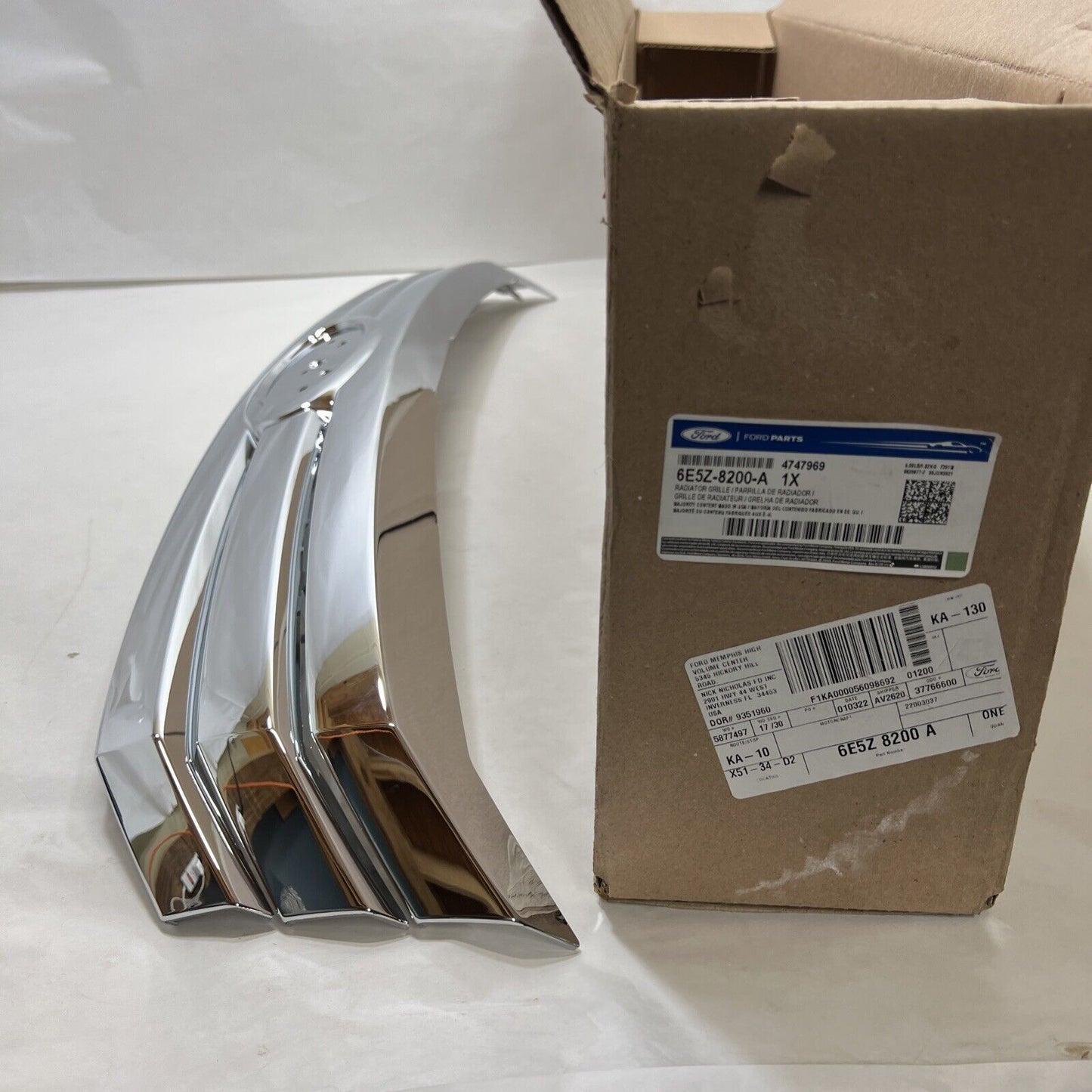 New OEM Ford 06-09 Fusion-Grille Grill GENUINE 6E5Z8200A