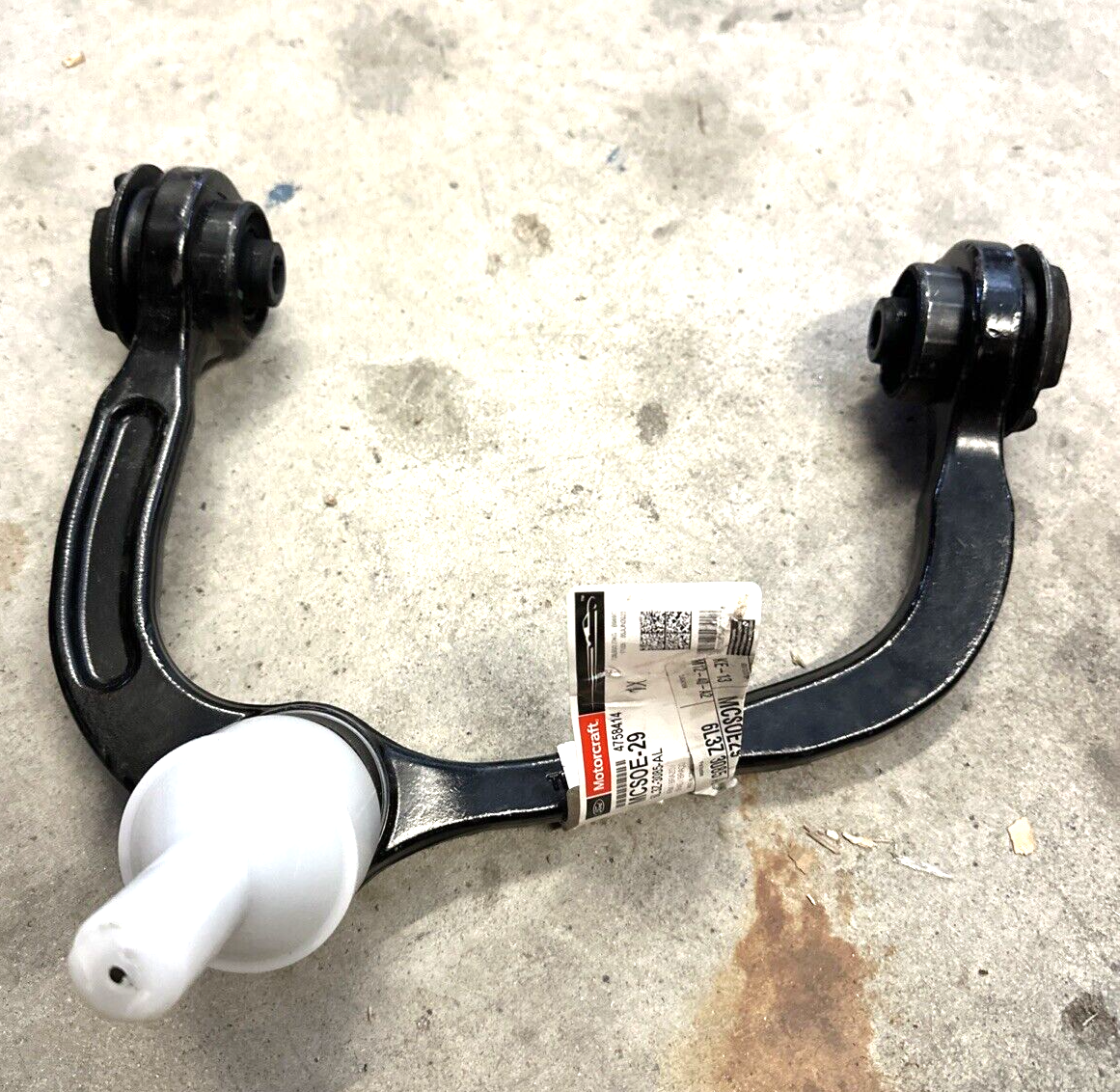 NEW OEM Ford Suspension Control Arm and Ball Joint Assembly Motorcraft MCSOE29