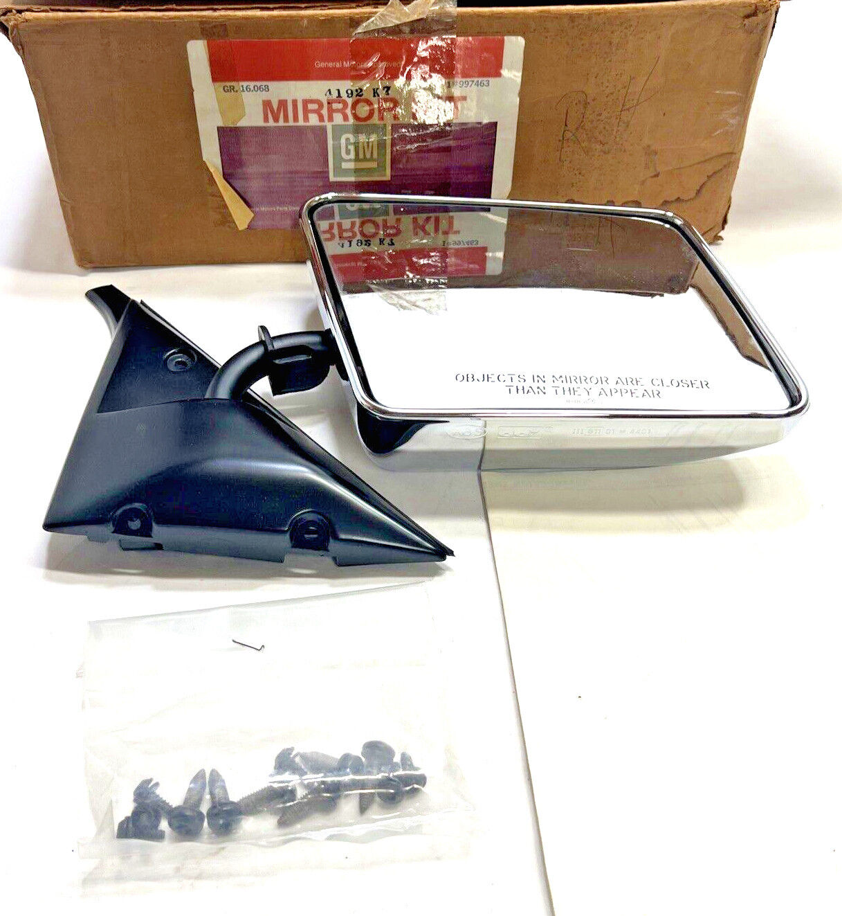 New OEM GM General Motors Front Right Passenger Side Mirror Kit 997463