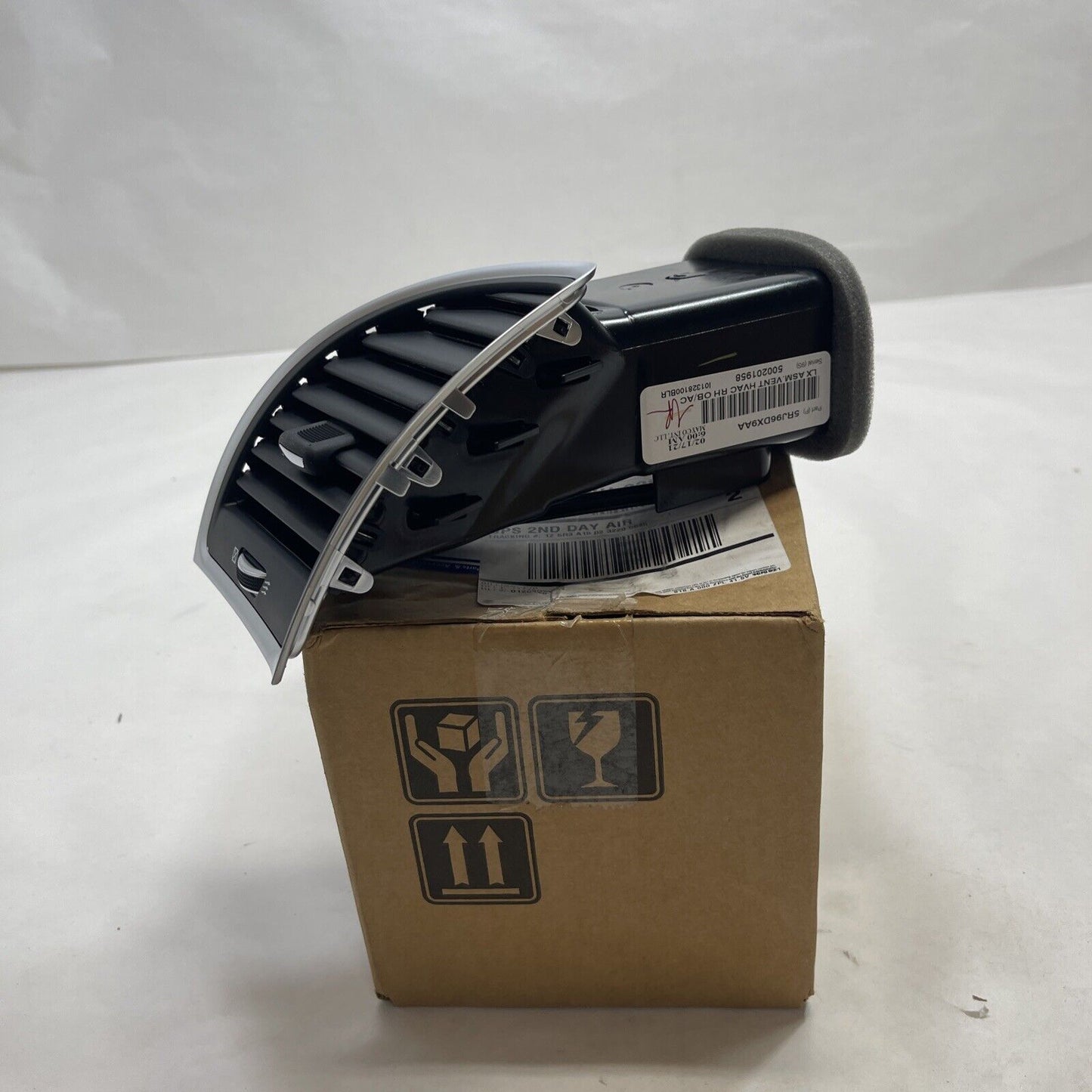 New OEM Genuine Mopar Right Passenger Side Air Conditioning & Heater 5RJ96DX9AA