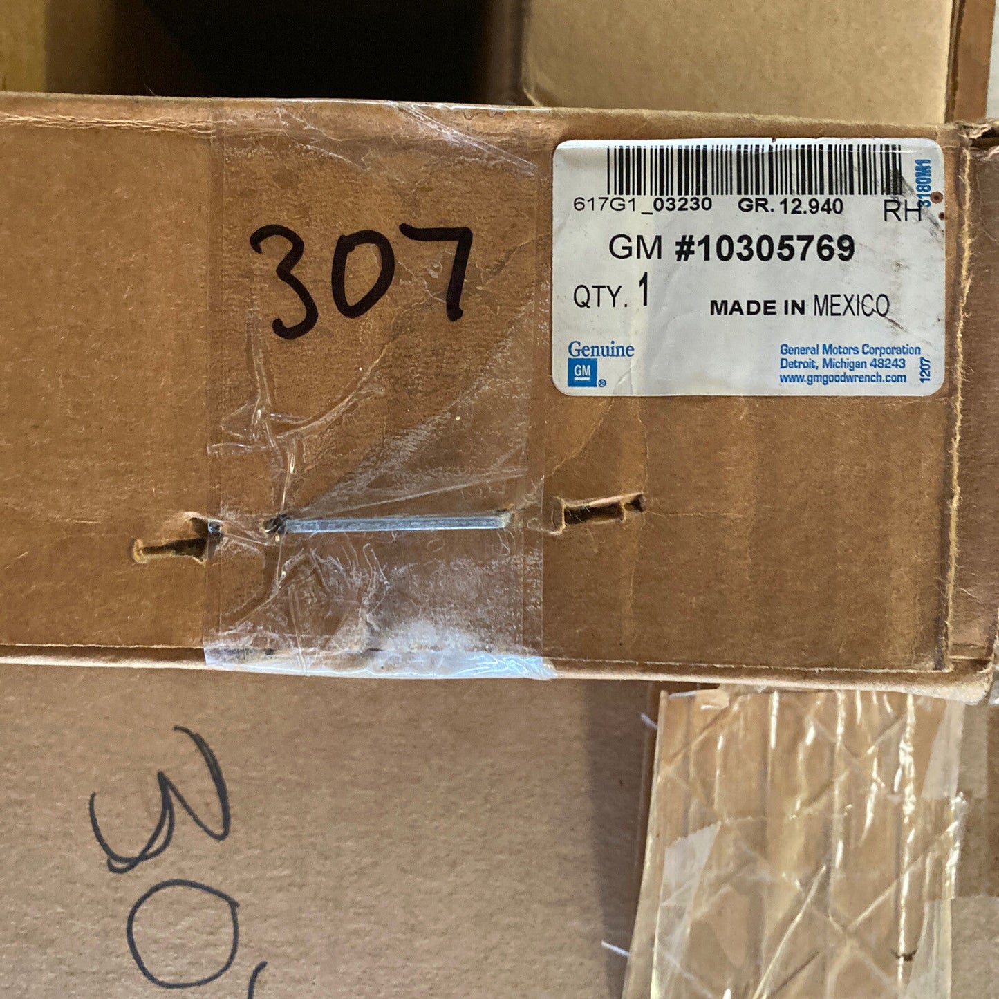 New OEM GM Pontiac Aztec Panel Bracket 2001-2005 10305769