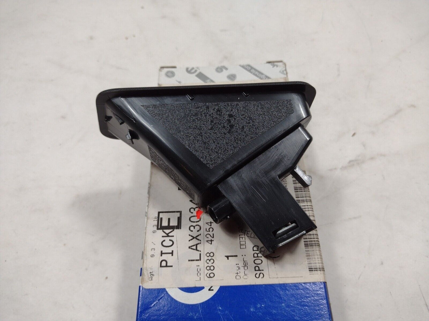 Genuine OEM Mopar Rear Right Side LED License Plate Light Lamp 19-24 68384254AB