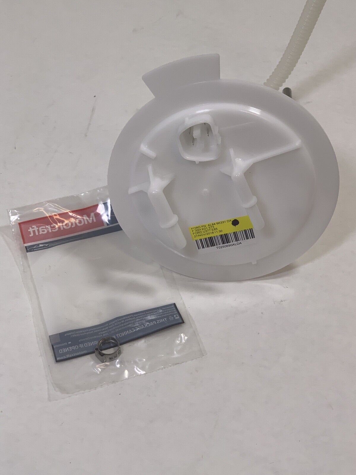 New OEM Ford Fuel Pump Upper Housing Motorcraft PFS1150