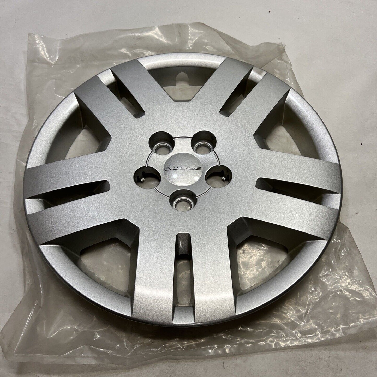 New OEM Genuine Mopar Avenger 2011-2013 Wheel Cover 1TQ14PAKAB