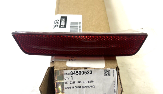 Genuine OEM GM Rear Right Passenger Side Bumper Reflector Lower Lamp 84500523