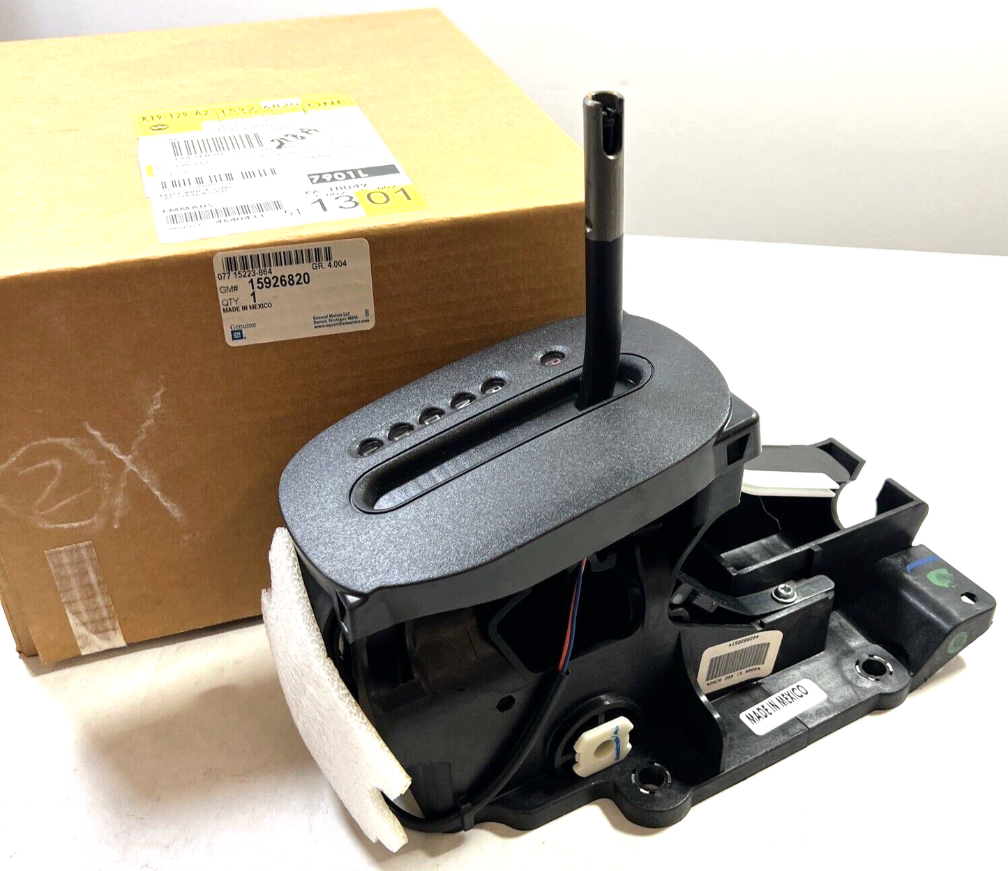 Genuine OEM GM G5 Transmission Control Assembly 2007-2009 15926820