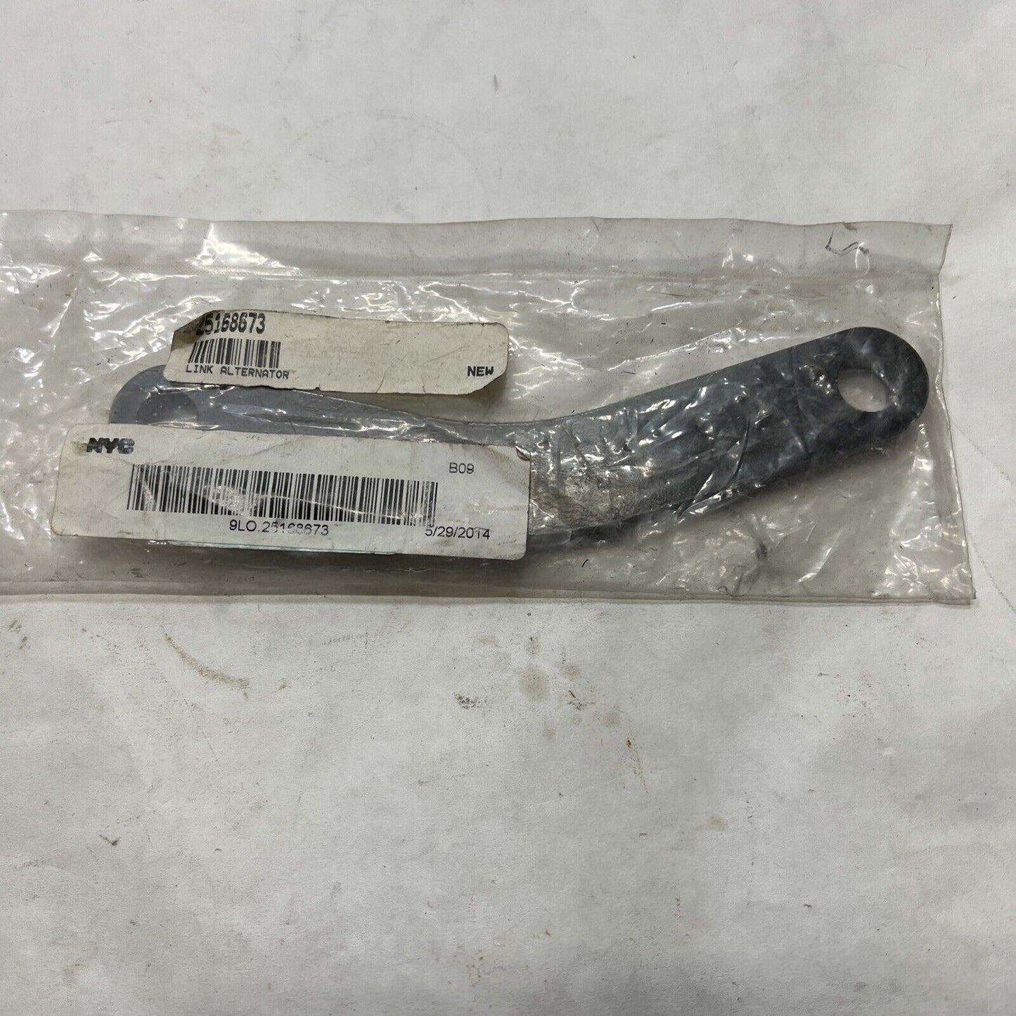 New OEM Mack LOWER Alternator MOUNTING BRACKET 3MJ485AM2 25168673