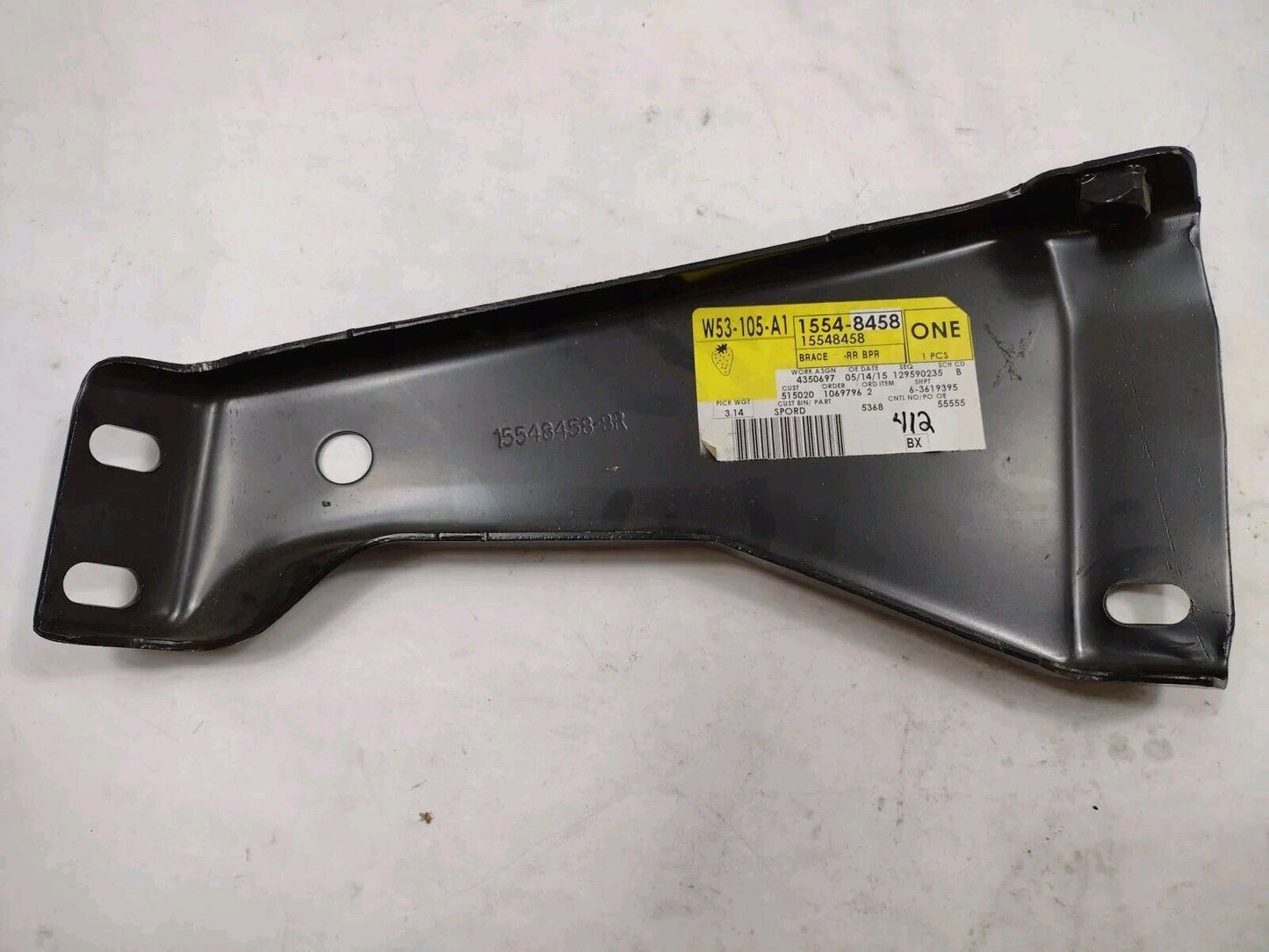 New GM 15548458 Rear Bumper Bracket 1988-99 Chevrolet GMC C/K Truck