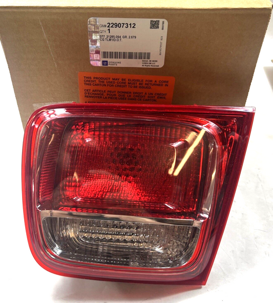 Genuine OEM GM Chevrolet Malibu Halogen Tail Lamp 2013-2016 22907312
