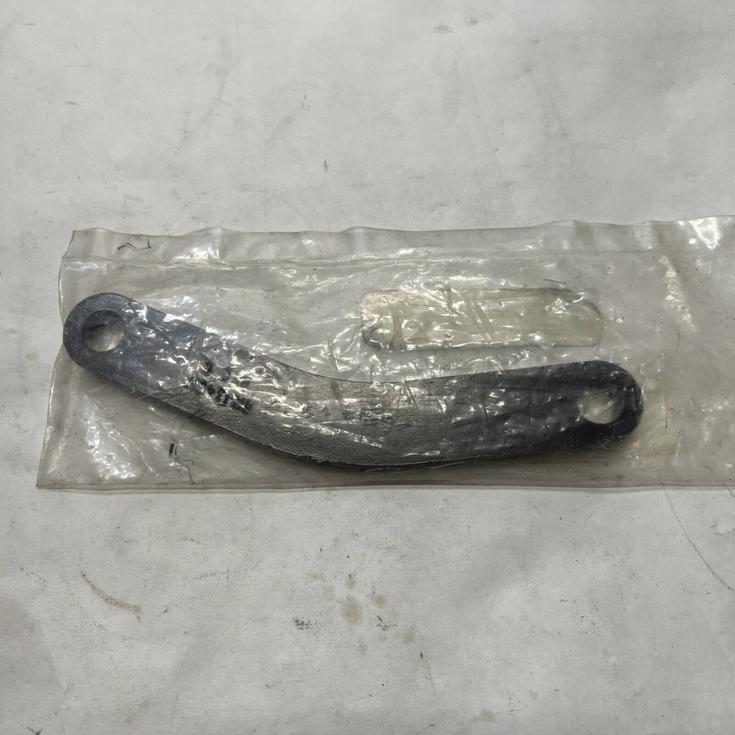 New OEM Mack LOWER Alternator MOUNTING BRACKET 3MJ485AM2 25168673