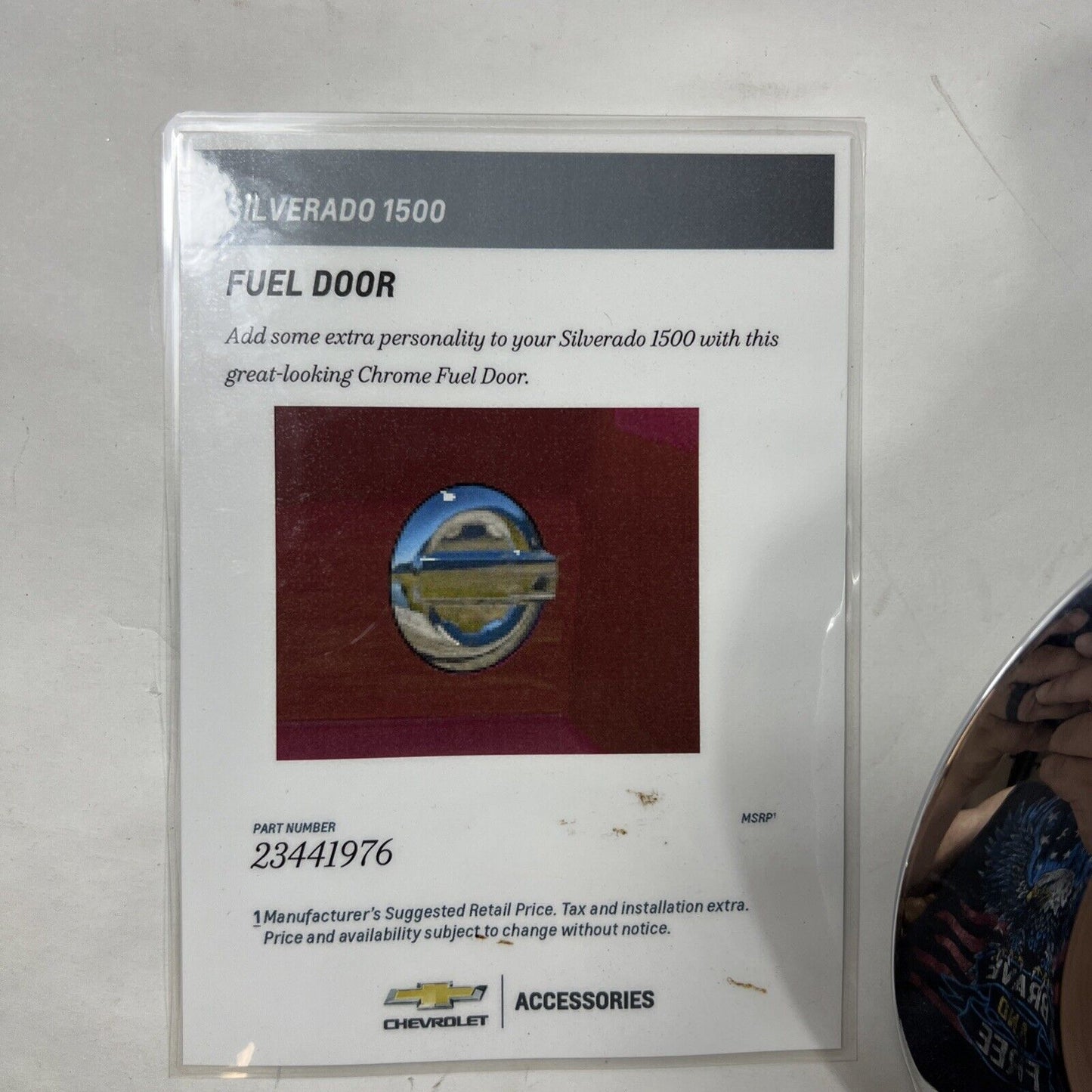 NEW OEM GM Chevrolet Silverado Gas Tank Fuel Hatch Door Chrome 2014-18 23441976