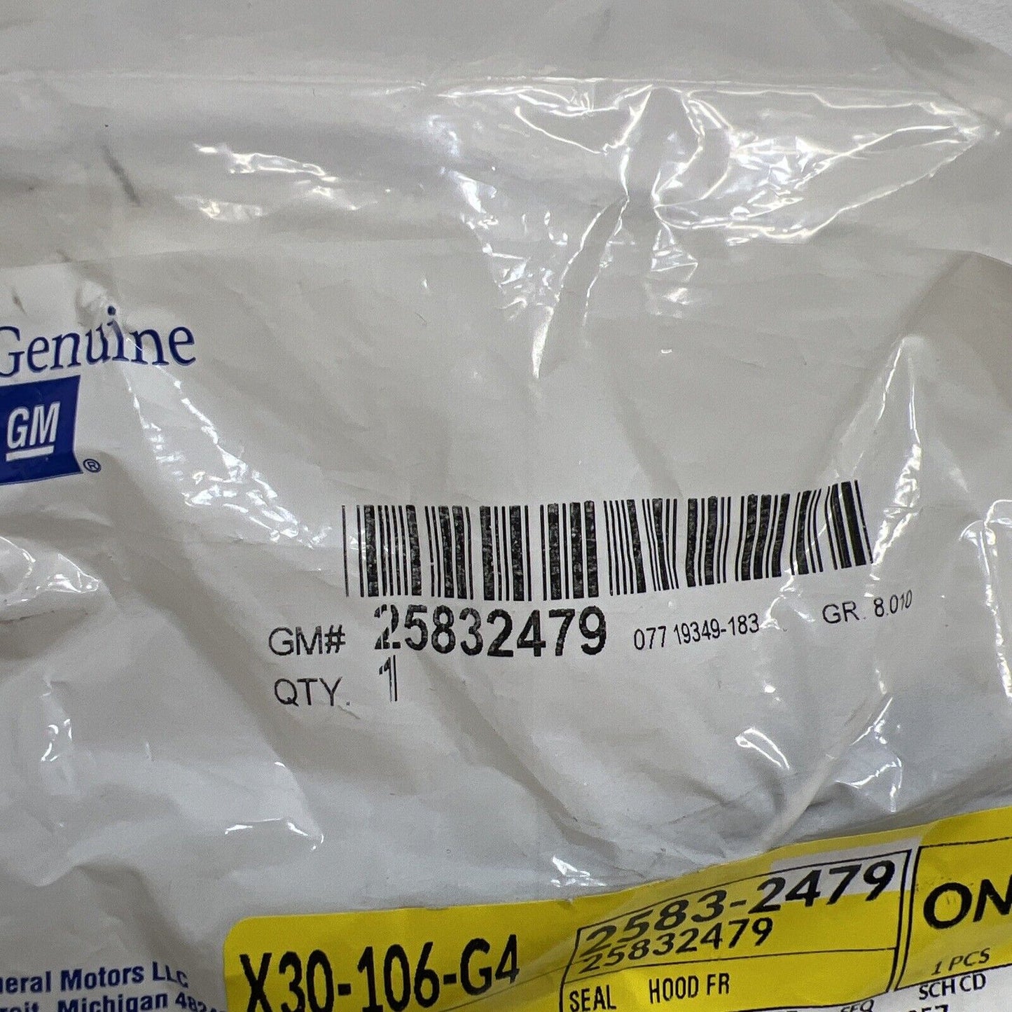 Genuine OEM GM Equinox Left Driver Side Bumper Cover Seal 2010-2017 25832479