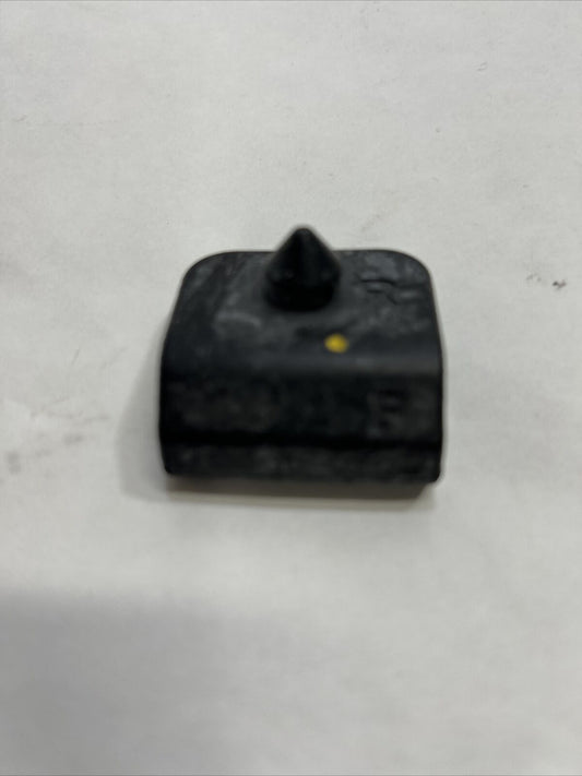 New OEM GM Chevy SS Cruze Hood Bumper Right 2011-17 94567653