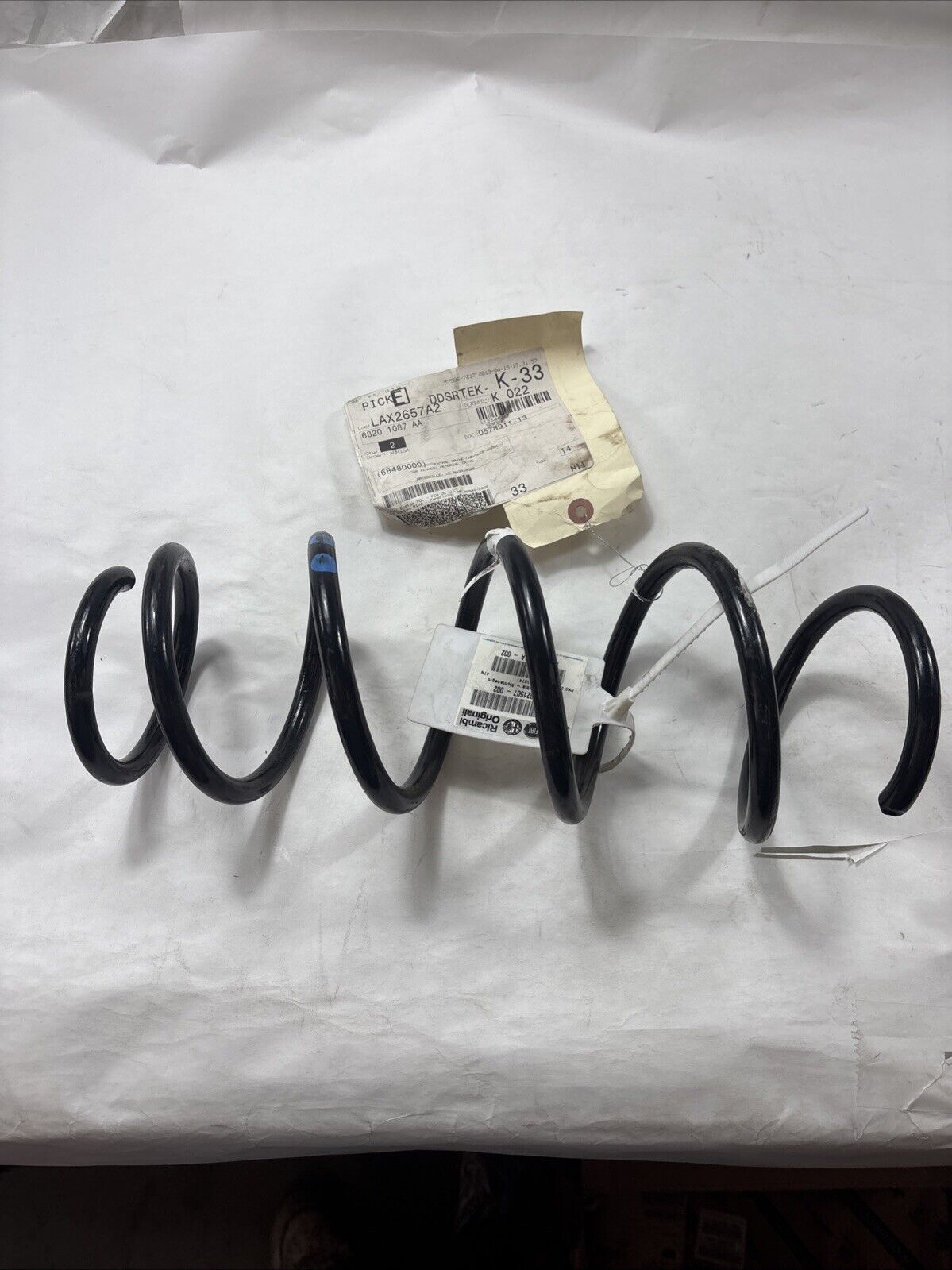 Genuine OEM Mopar Fiat 500L Front Coil Spring Left 2014-2016 68201088AA