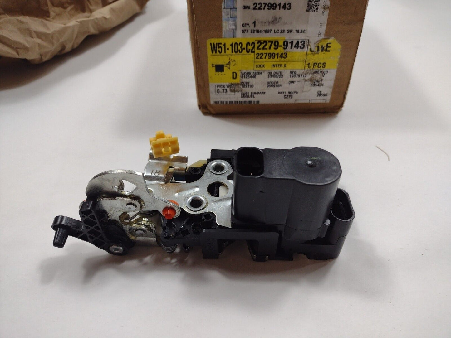 Genuine OEM GM Passenger Side Intermediate Side Door Latch 1996-2024 22799143