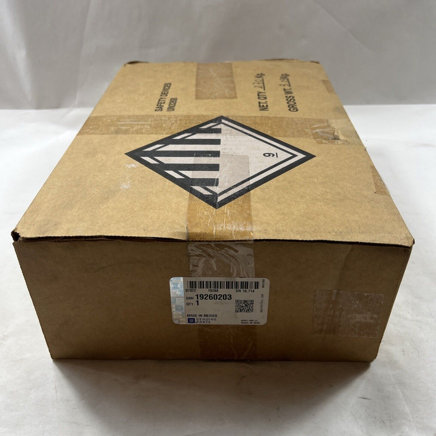 Genuine OEM GM Driver Seat Belt with Retractor and Pre-Tensioner 12-13 19260203