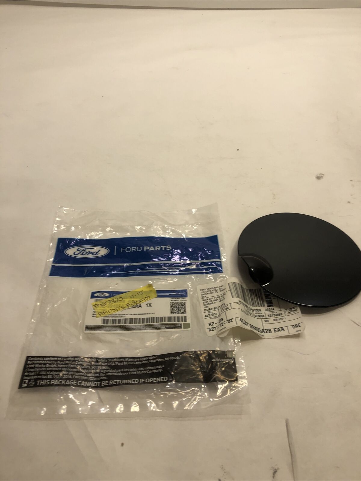 New OEM Genuine Ford Lincoln 2004-2008 Fuel Door 4L3Z-99405A26-EAA