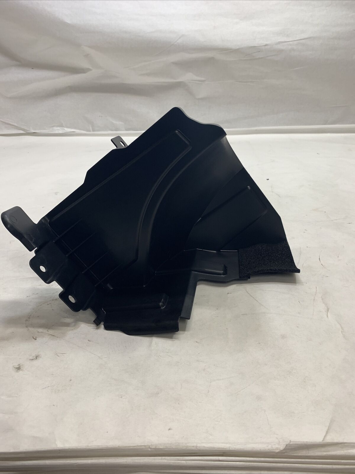 New OEM Genuine Nissan Armada 2017-2020 Radiator Left Upper Side Seal 214995ZW0A