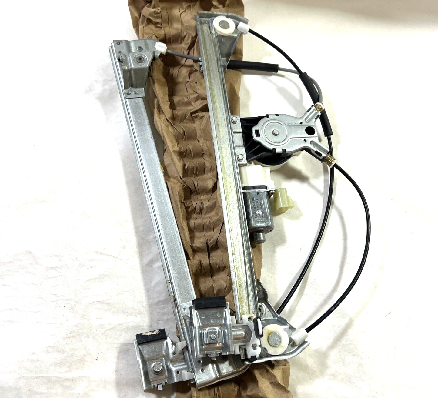 Genuine OEM GM Front Left Side Power Window Regulator & Motor Assembly 10390764