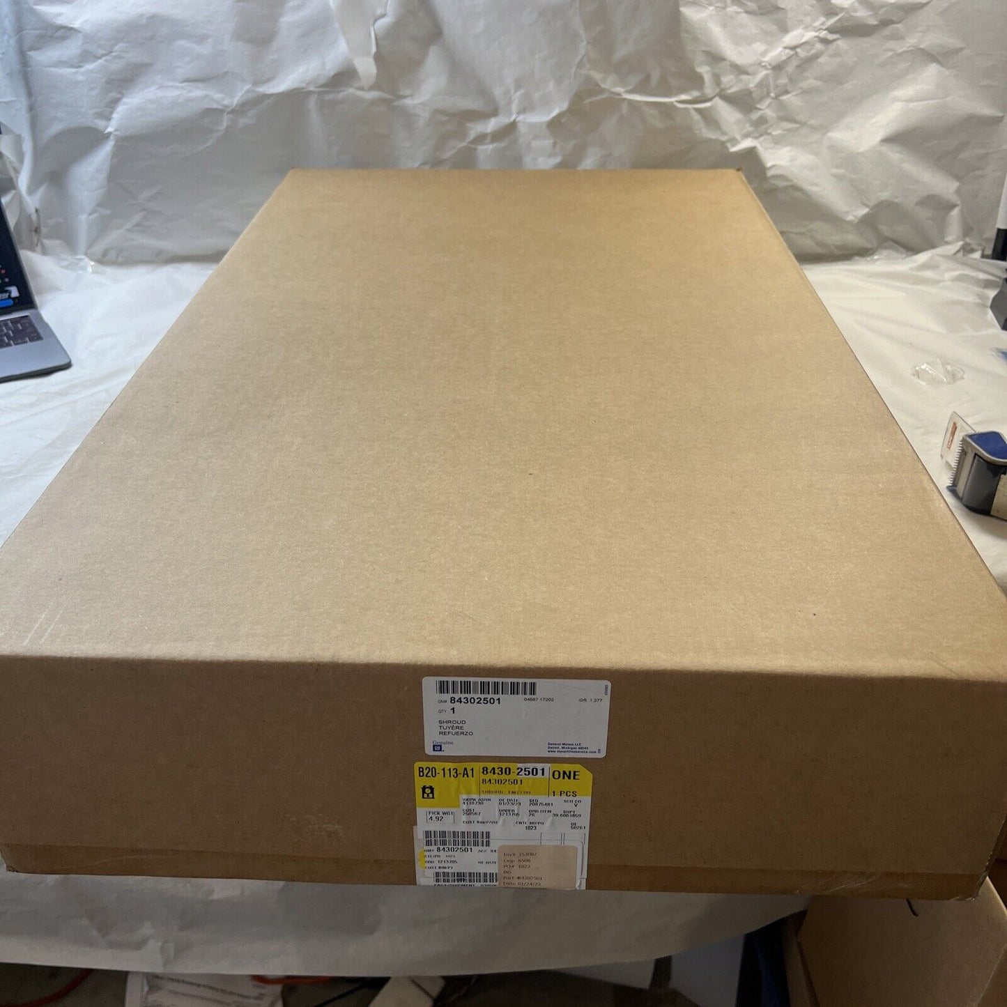 Genuine OEM GM Cadillac Chevrolet Engine Cooling Fan Shroud 2010-2014 84302501