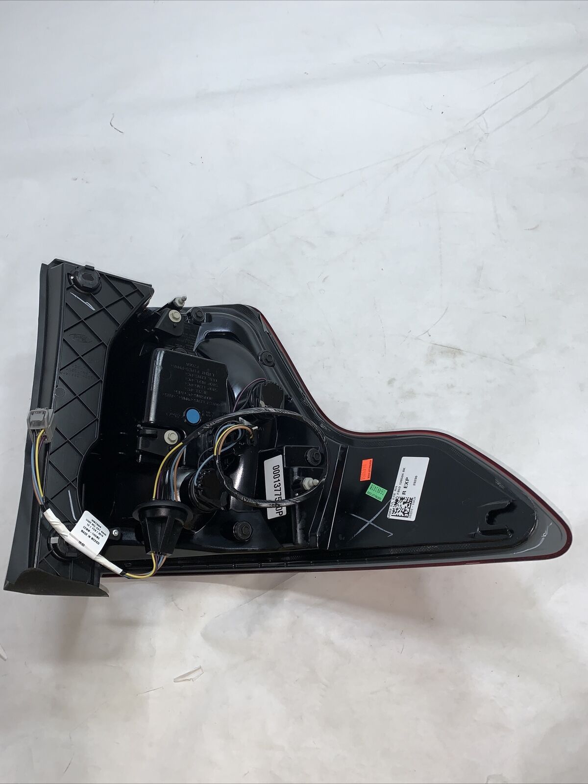 New OEM Ford Explorer Tail Light GENUINE Passenger Side 2016-19 FB5Z13404F