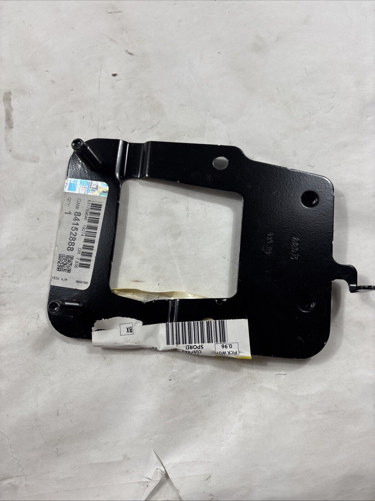 Genuine OEM GM Chevrolet Equinox Bumper Anchor Plate 2018-2024 84152888