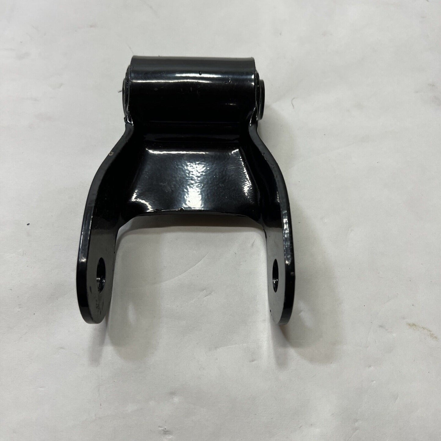 New OEM Genuine Mopar Dakota 1997-2011 Spring Shackle 52039204