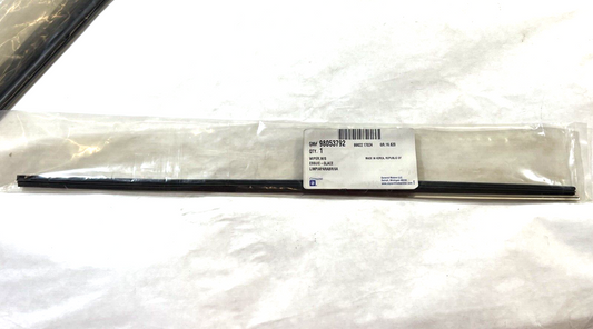 Genuine OEM GM Chevrolet LCF 3500 Windshield Wiper Blade 16-18 98053792