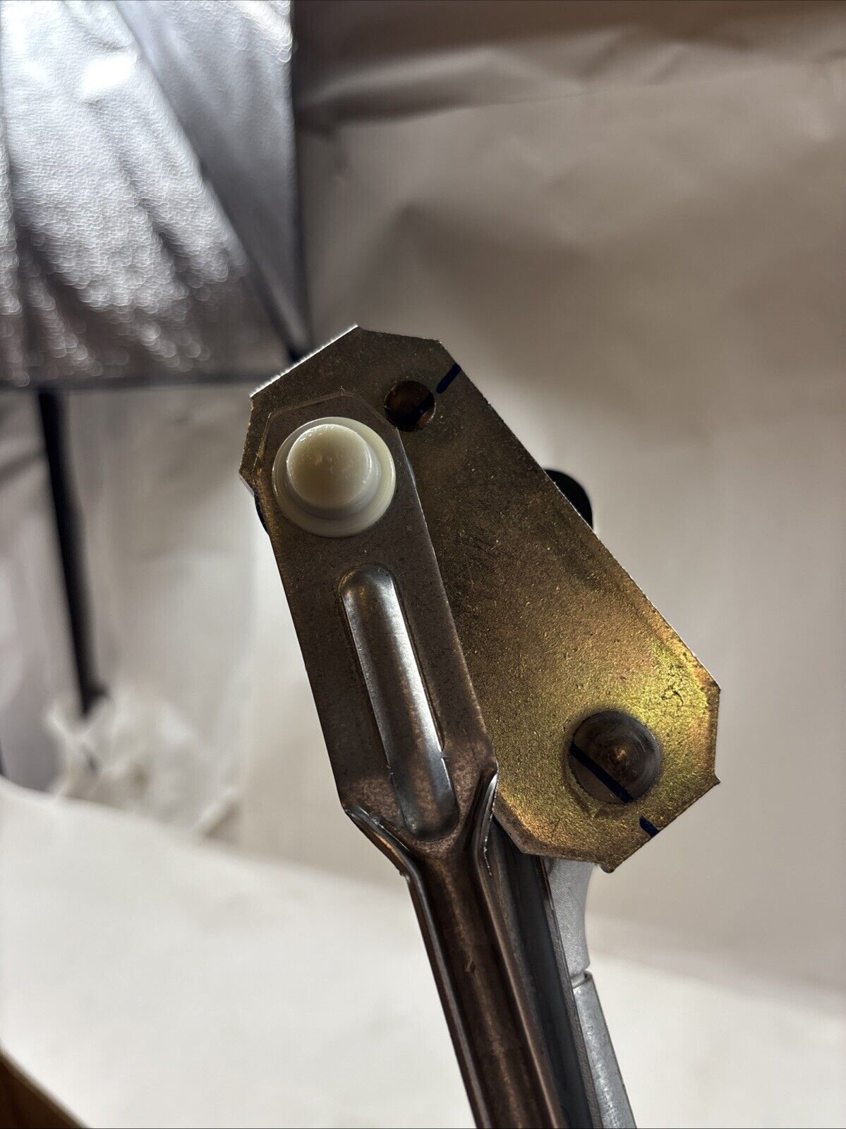 Genuine OEM GM Chevy Malibu Windshield Wiper Transmission Linkage 05-12 22711011